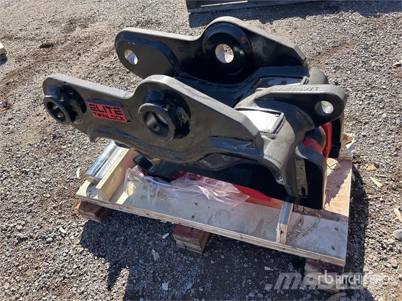 Elite Twinlock Excavator Coupler - Fits Doosan DX80R (Un Quick connectors