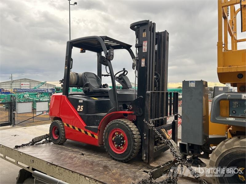  Enforcer FG25TNHC Forklift Targoncák-Egyéb