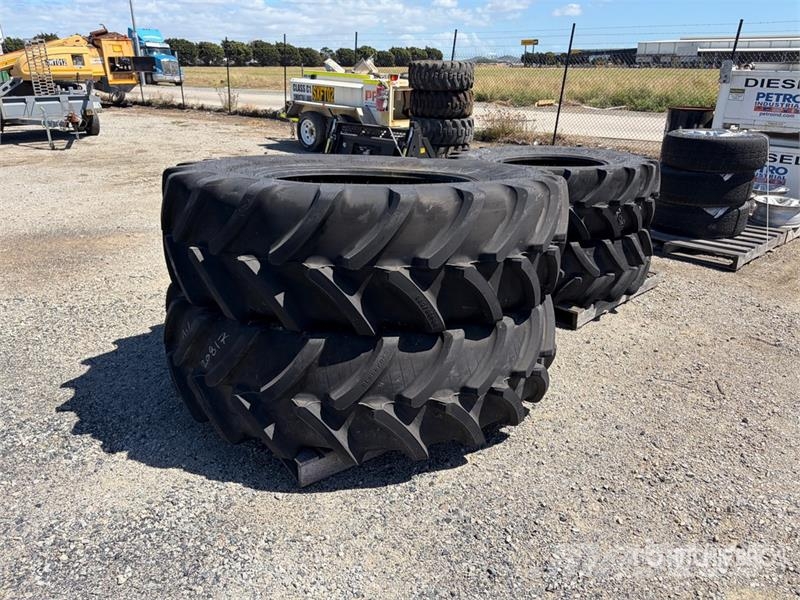 Firestone 420/85R28 & 520/85R38 Tractor Tires (Unused) - Fit Gume, točkovi i felne