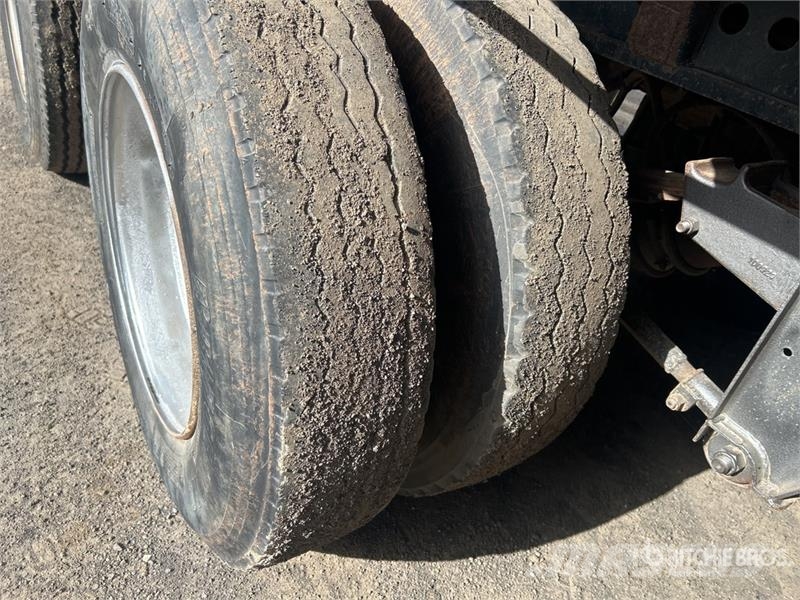 Freighter 12.8 m Tri/A Flatbed Trailer Platós / Ponyvás pótkocsik