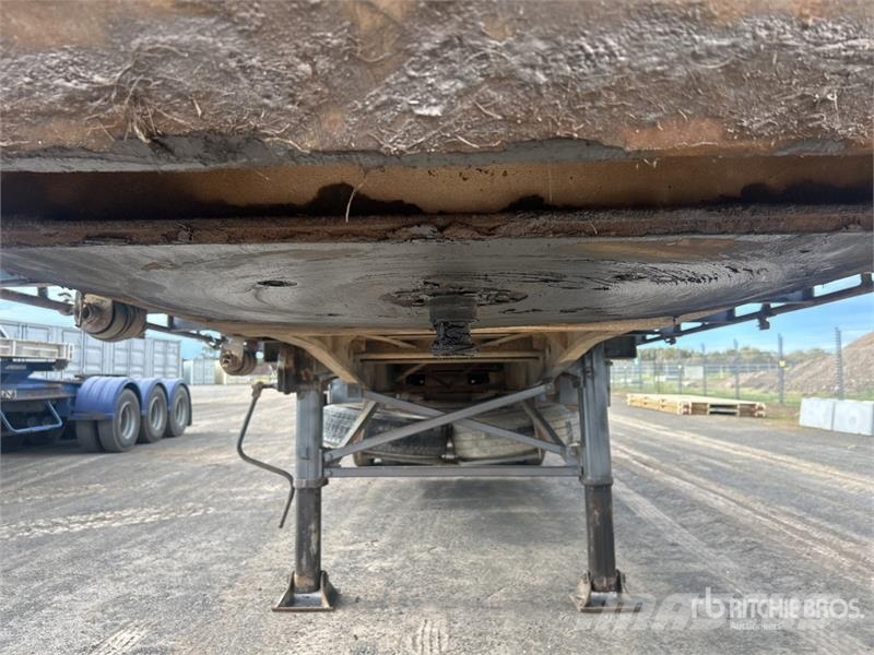 Freighter 12.8 m Tri/A Flatbed Trailer Platós / Ponyvás pótkocsik