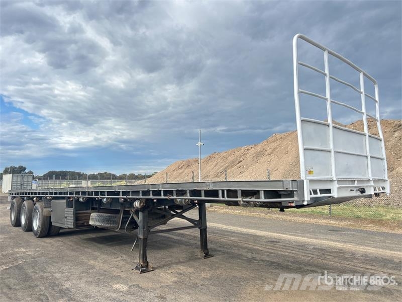Freighter 12.8 m Tri/A Flatbed Trailer Platós / Ponyvás pótkocsik