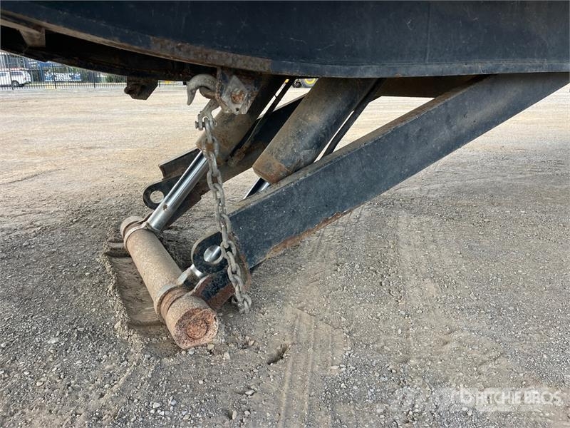  Freighter 13.1 m Tri/A Tilt Deck Trailer لوادر منخفضة
