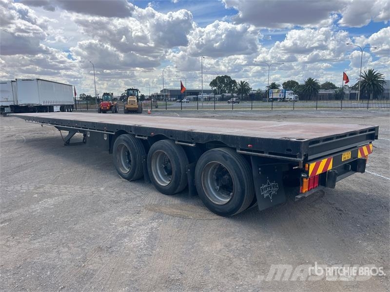  Freighter 13.1 m Tri/A Tilt Deck Trailer لوادر منخفضة