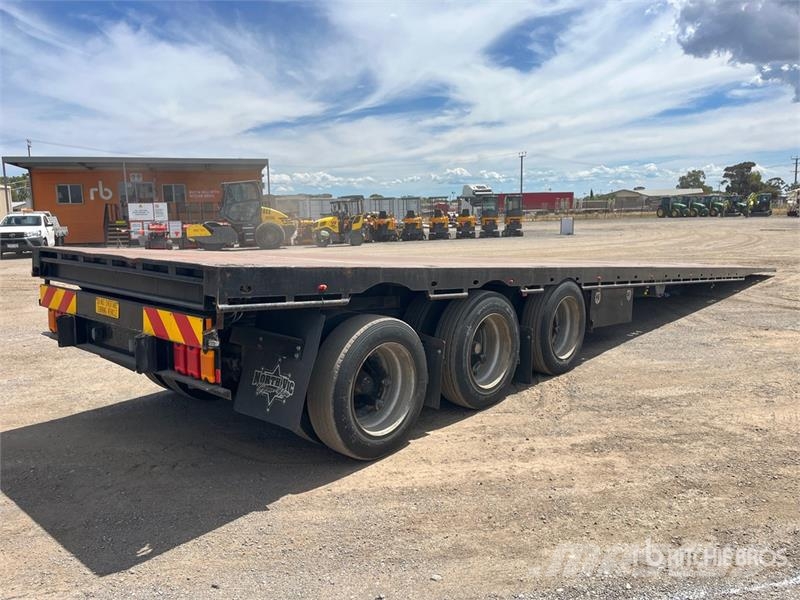  Freighter 13.1 m Tri/A Tilt Deck Trailer لوادر منخفضة