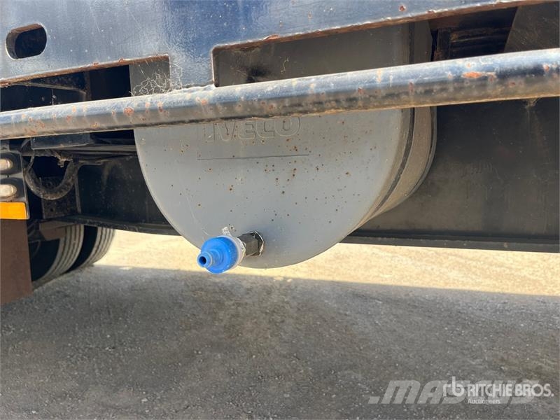  Freighter 13.1 m Tri/A Tilt Deck Trailer لوادر منخفضة