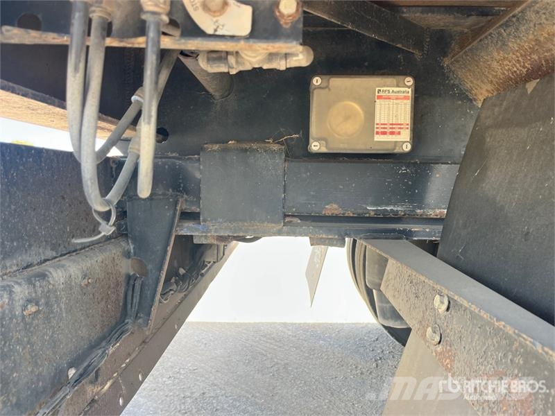  Freighter 13.1 m Tri/A Tilt Deck Trailer لوادر منخفضة