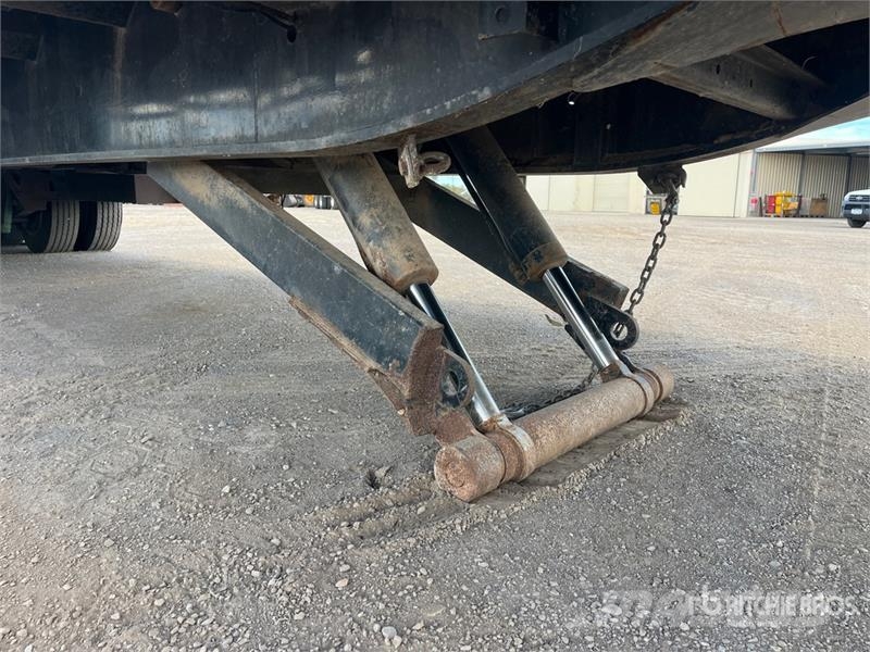  Freighter 13.1 m Tri/A Tilt Deck Trailer لوادر منخفضة