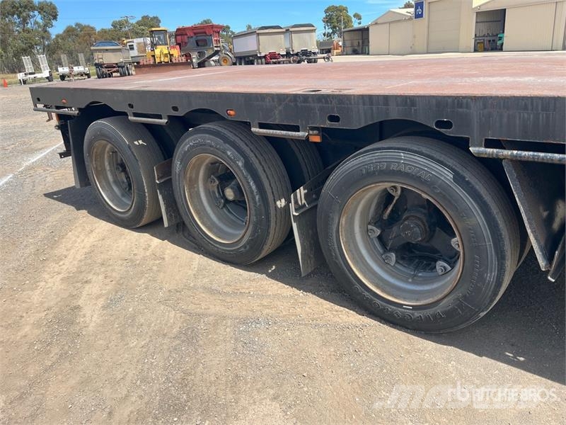  Freighter 13.1 m Tri/A Tilt Deck Trailer لوادر منخفضة