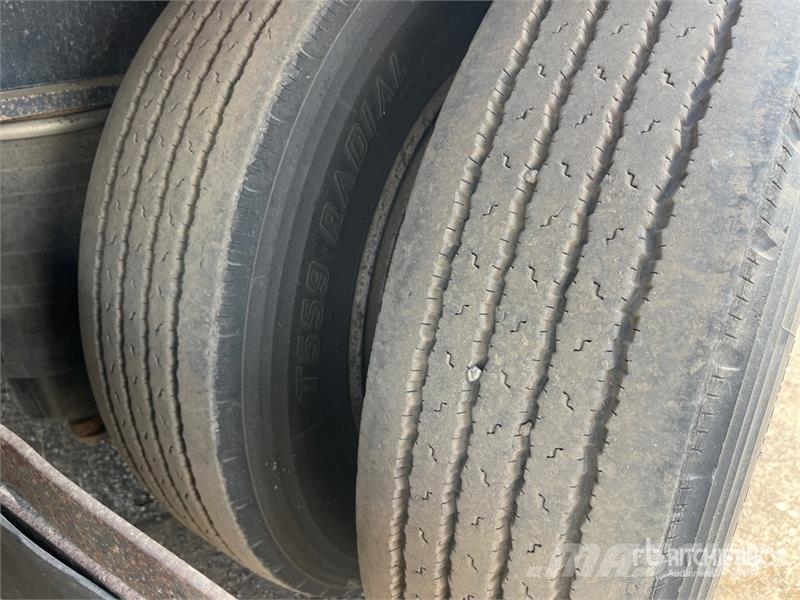  Freighter 13.1 m Tri/A Tilt Deck Trailer لوادر منخفضة