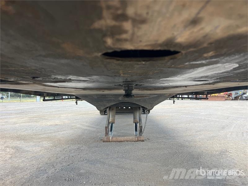  Freighter 13.1 m Tri/A Tilt Deck Trailer لوادر منخفضة