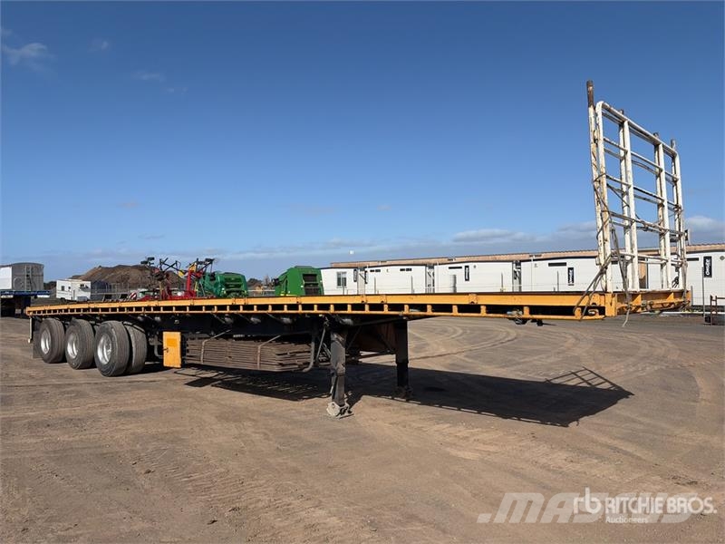Freighter 13.4 m Tri/A Flatbed Trailer Planhengere