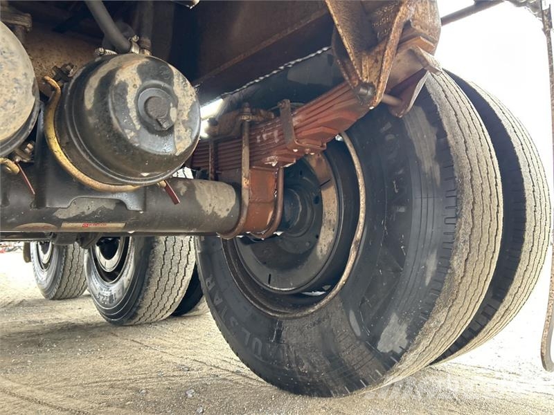 Freighter 13.6 m Tri/A Flatbed Trailer Prikolice platforme/otvoreni sanduk
