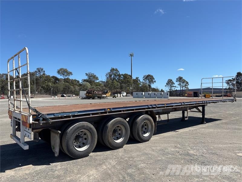  Freighter 13.6 m Tri/A Flatbed Trailer Lavaperävaunut