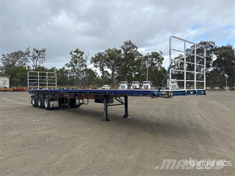 Freighter 13.6 m Tri/A Flatbed Trailer Prikolice platforme/otvoreni sanduk