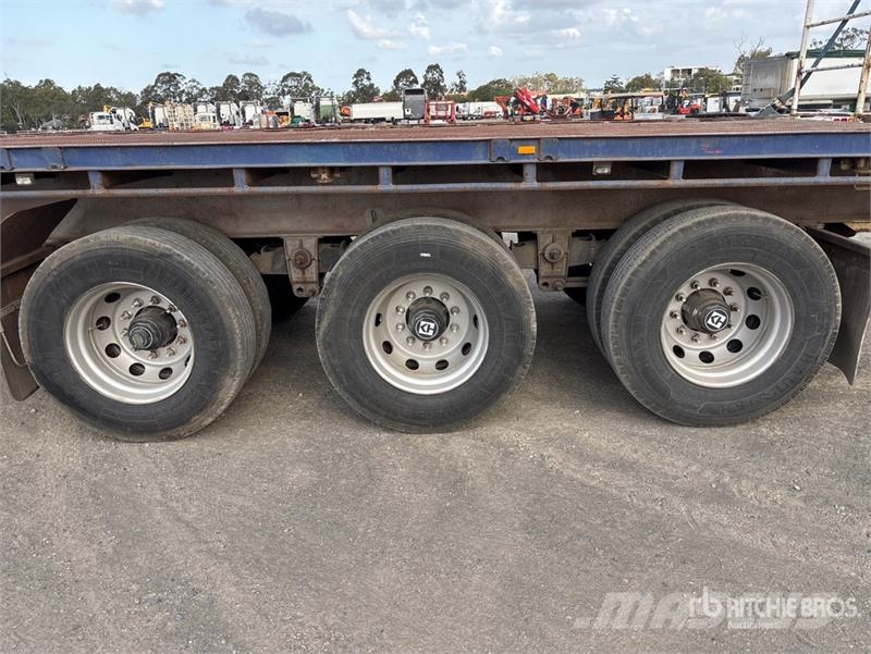 Freighter 13.6 m Tri/A Flatbed Trailer Reboques de caixa aberta/rebatíveis