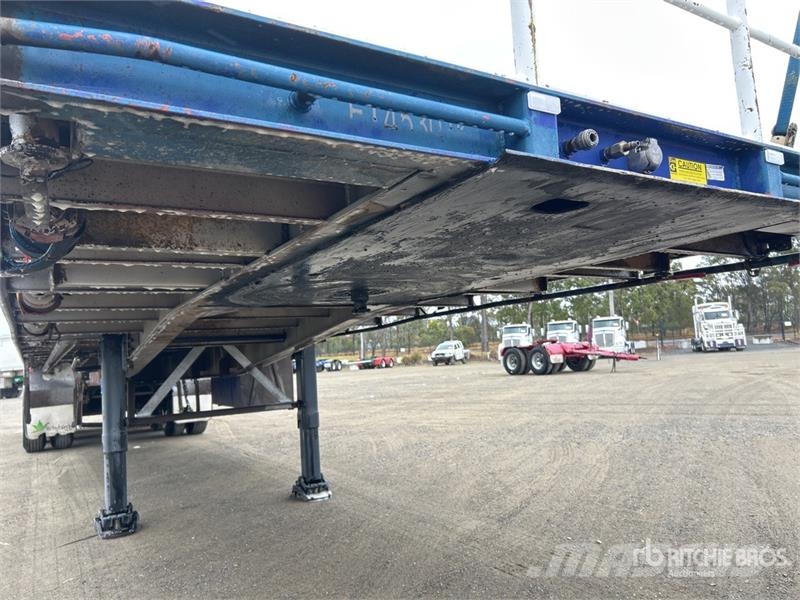 Freighter 13.6 m Tri/A Flatbed Trailer Prikolice platforme/otvoreni sanduk