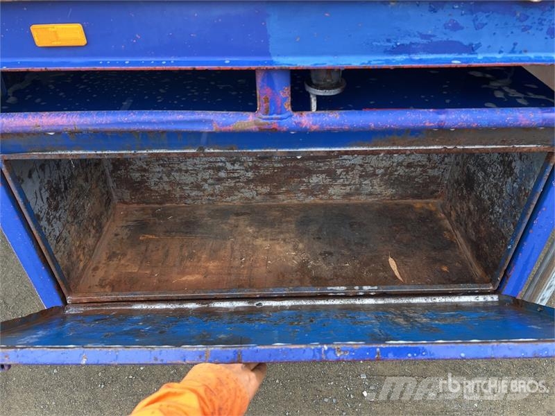Freighter 13.6 m Tri/A Flatbed Trailer Prikolice platforme/otvoreni sanduk