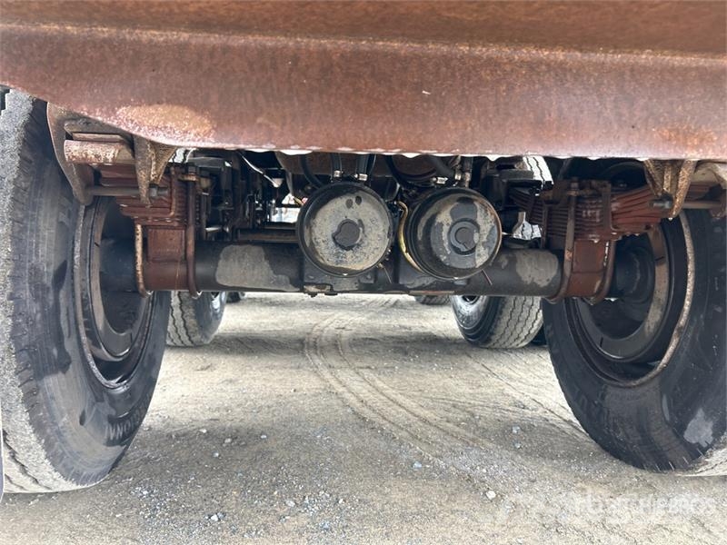 Freighter 13.6 m Tri/A Flatbed Trailer Prikolice platforme/otvoreni sanduk