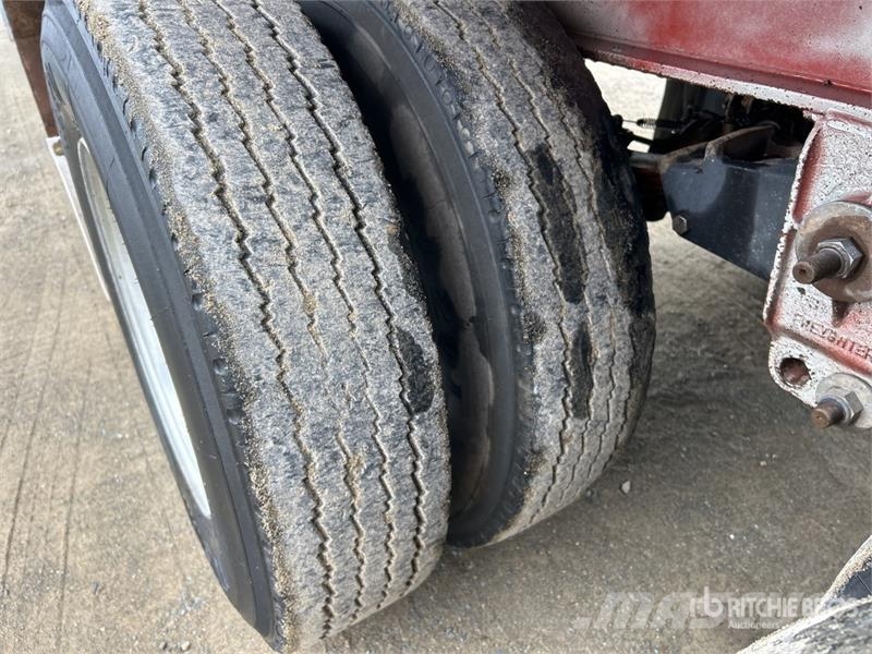 Freighter 13.6 m Tri/A Flatbed Trailer Prikolice platforme/otvoreni sanduk