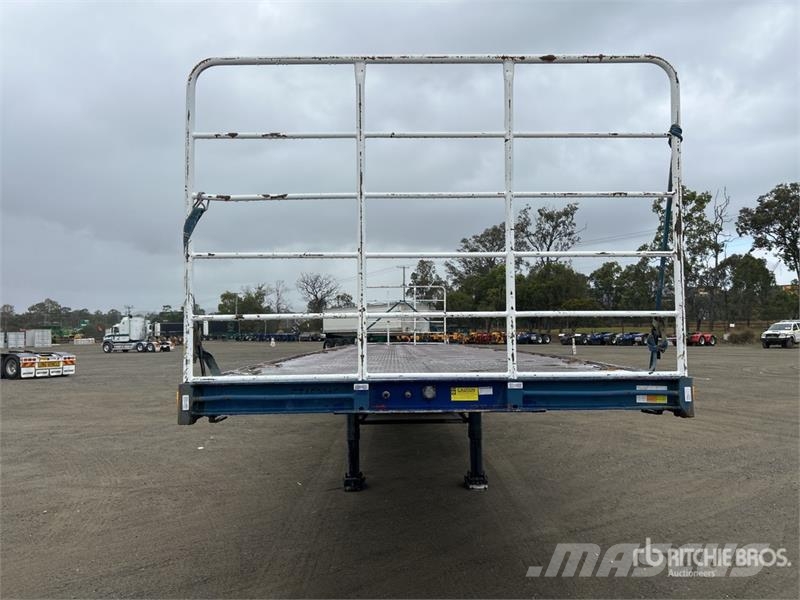 Freighter 13.6 m Tri/A Flatbed Trailer Prikolice platforme/otvoreni sanduk