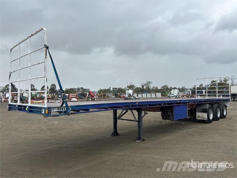 Freighter 13.6 m Tri/A Flatbed Trailer Prikolice platforme/otvoreni sanduk