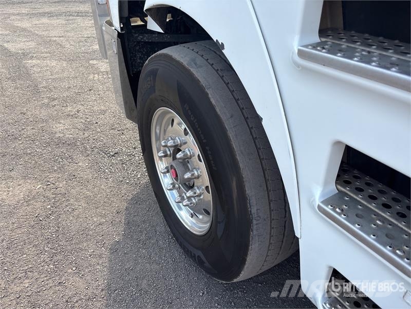 Freightliner Argosy 6x4 T/A Sleeper Truck Tractor Traktorske jedinice