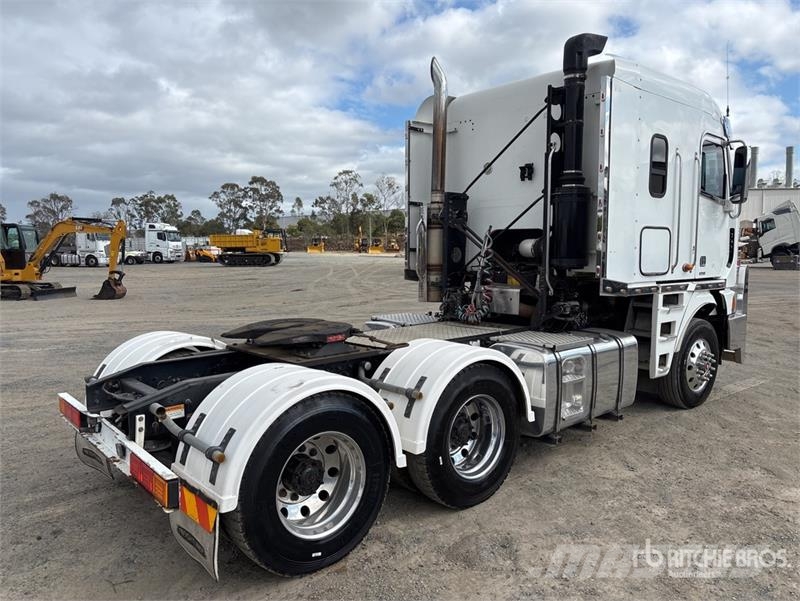 Freightliner Argosy 6x4 T/A Sleeper Truck Tractor Vlačilci