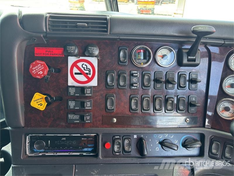 Freightliner Argosy 6x4 T/A Sleeper Truck Tractor Traktorske jedinice