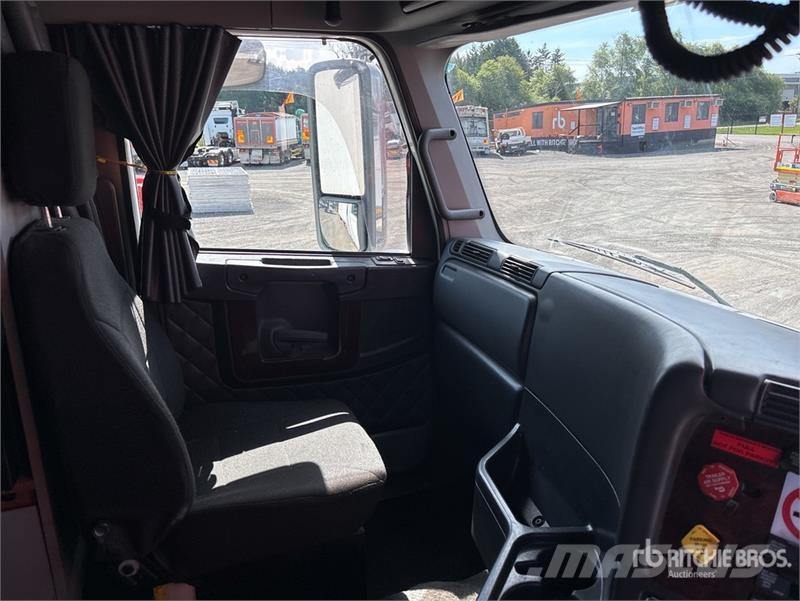 Freightliner Argosy 6x4 T/A Sleeper Truck Tractor Traktorske jedinice
