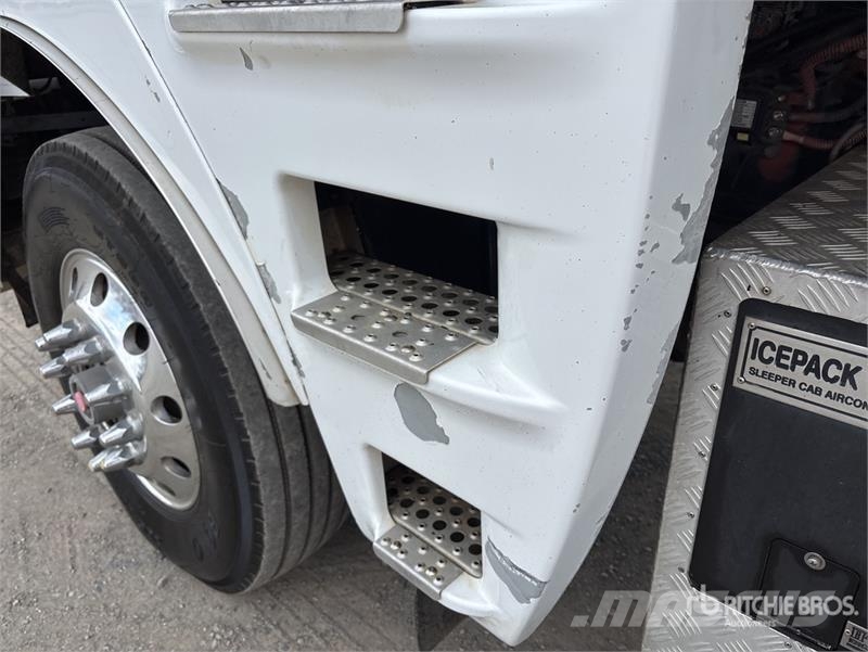 Freightliner Argosy 6x4 T/A Sleeper Truck Tractor Vlačilci
