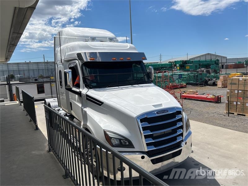 Freightliner Cascadia 126 6x4 T/A Sleeper Truck Tractor Tractor Units