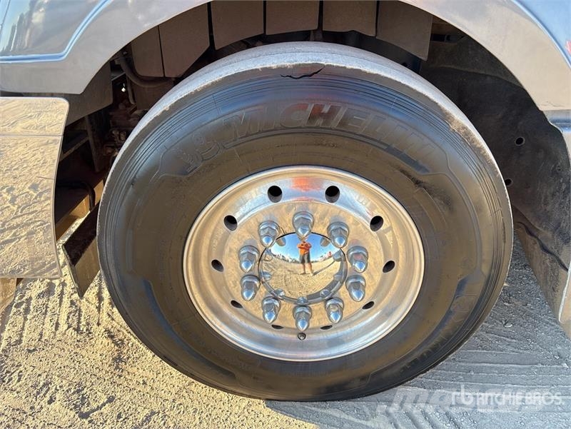 Freightliner Coronado 6x4 T/A Sleeper Truck Tractor Trekkers