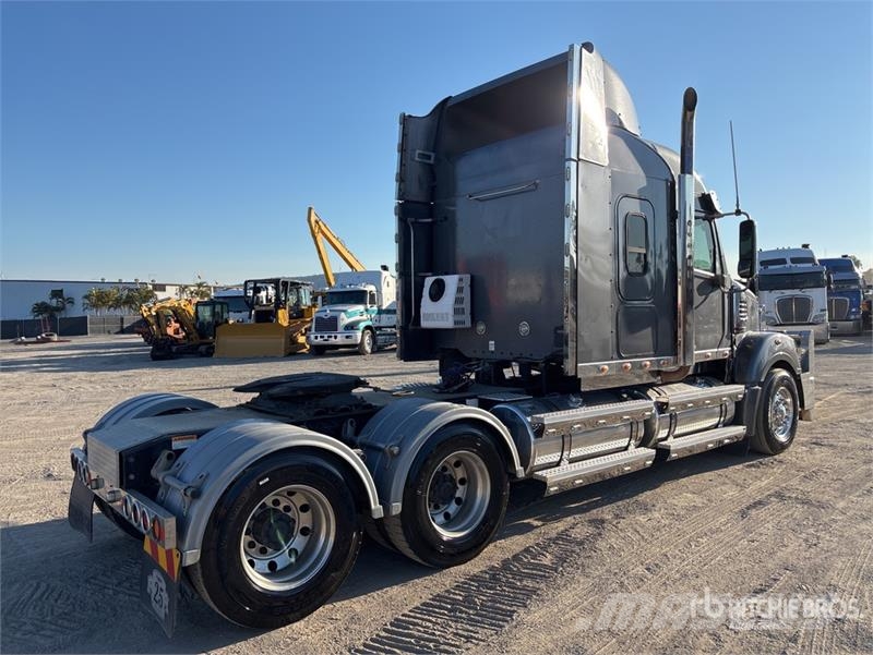 Freightliner Coronado 6x4 T/A Sleeper Truck Tractor Trekkers