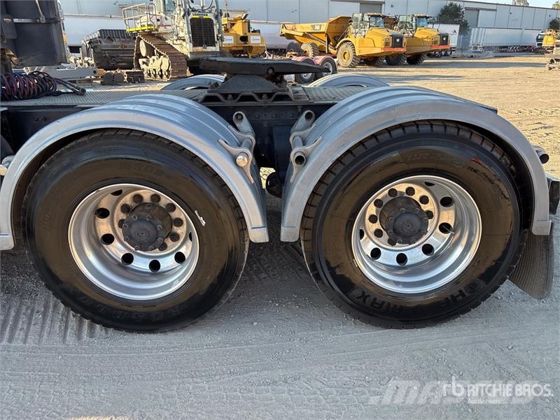 Freightliner Coronado 6x4 T/A Sleeper Truck Tractor Trekkers