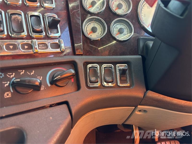 Freightliner Coronado 6x4 T/A Sleeper Truck Tractor Trekkers