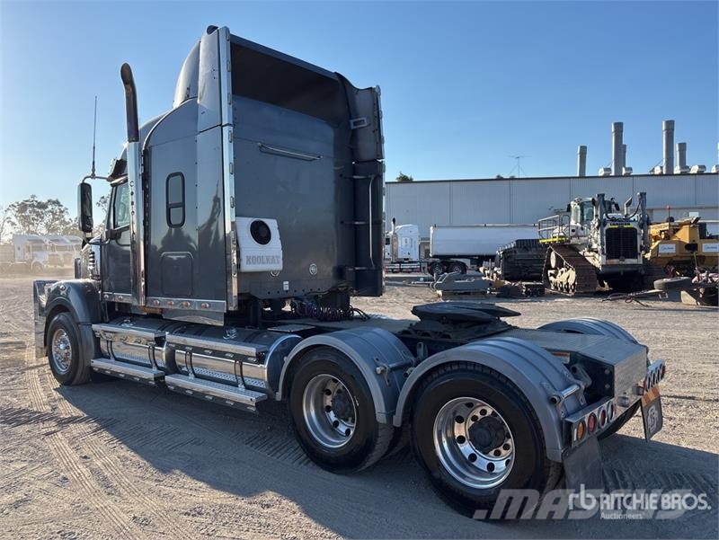 Freightliner Coronado 6x4 T/A Sleeper Truck Tractor Trekkers