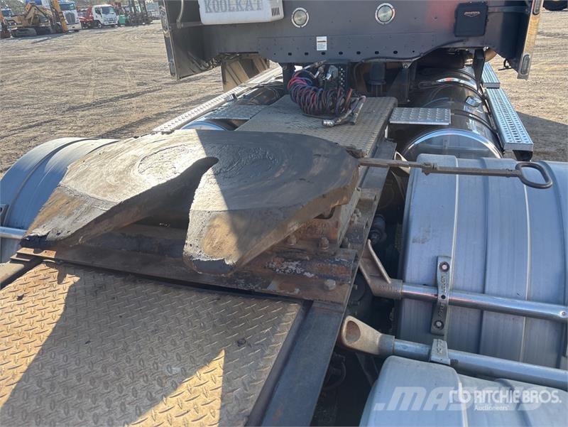 Freightliner Coronado 6x4 T/A Sleeper Truck Tractor Trekkers