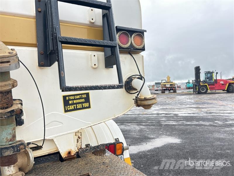 Freightliner FL80 17000 L 6x4 Water Truck Autocisterne