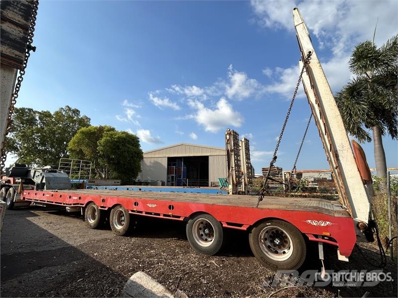  Freighttrans Trailers 4 Rows of 4 Hydraulic Wideni لوادر منخفضة