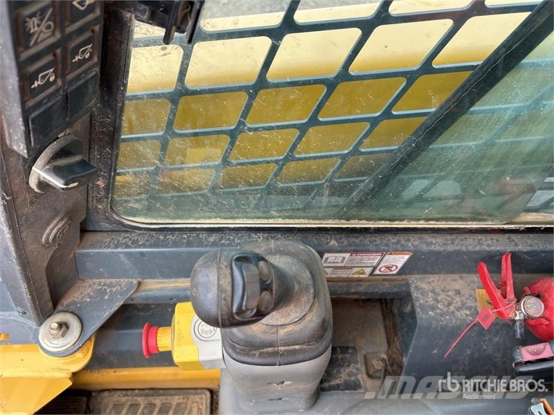 Gehl R165 Skid Steer Loader Skid steer loaders