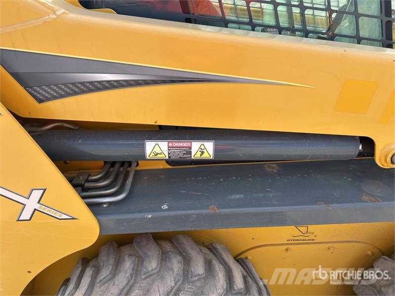 Gehl R165 Skid Steer Loader Skid steer loaders