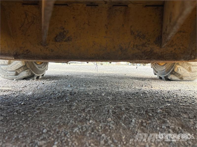 Gehl R165 Skid Steer Loader Skid steer loaders