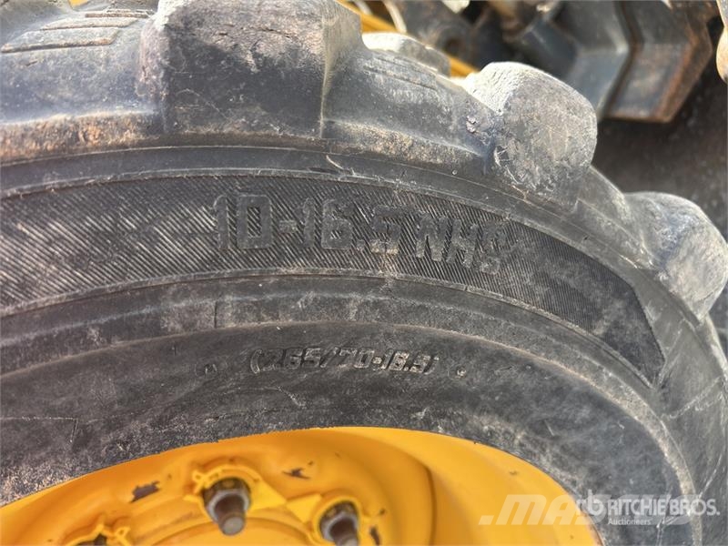 Gehl R165 Skid Steer Loader Skid steer loaders