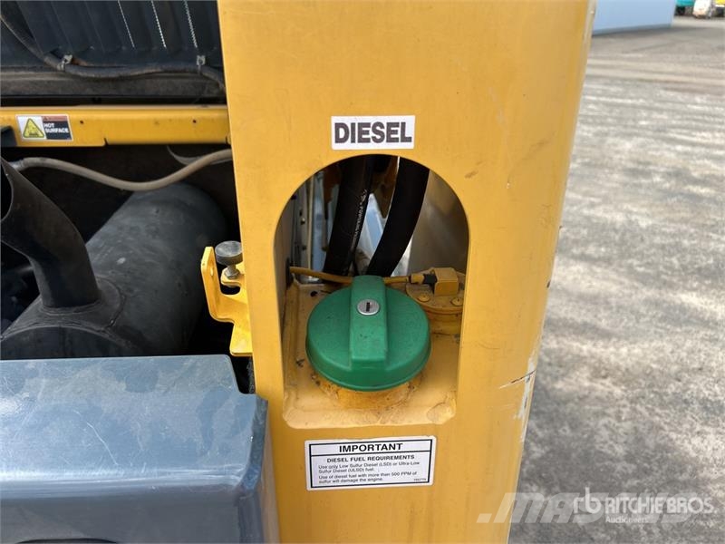 Gehl R165 Skid Steer Loader Skid steer loaders