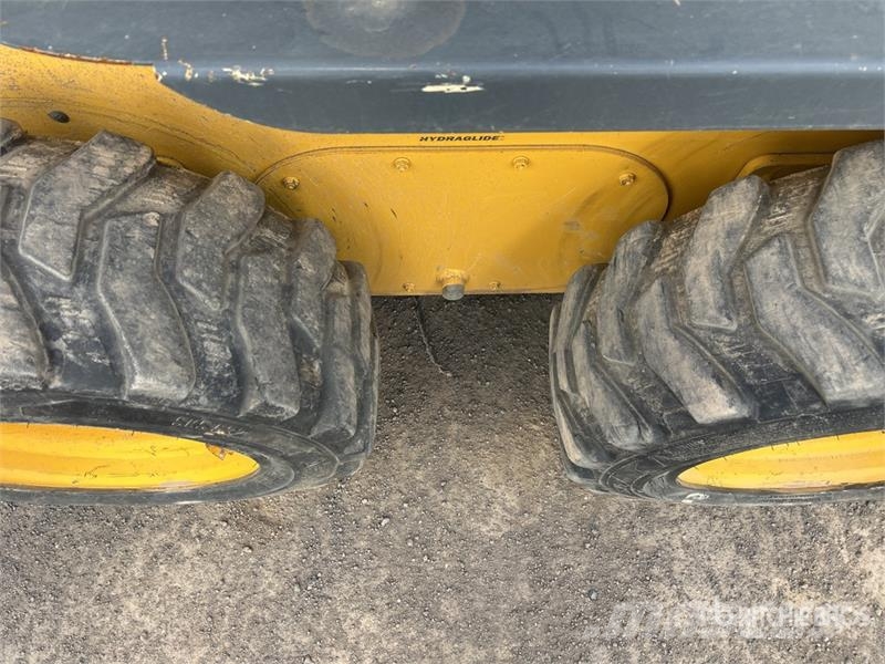 Gehl R165 Skid Steer Loader Skid steer loaders