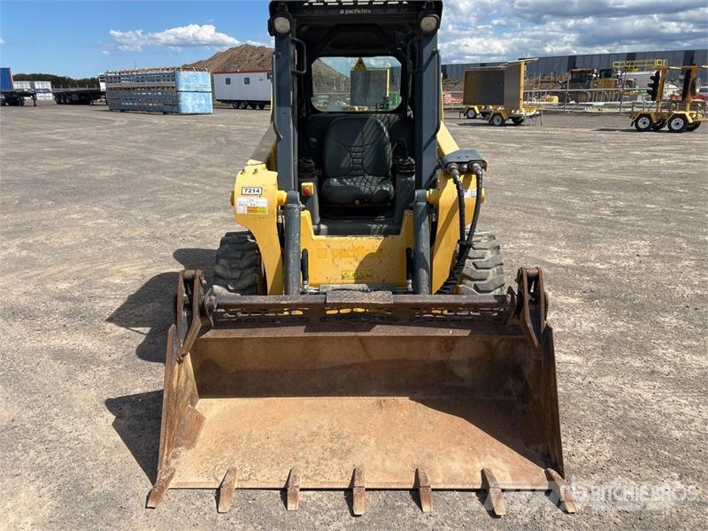 Gehl R165 Skid Steer Loader Skid steer loaders