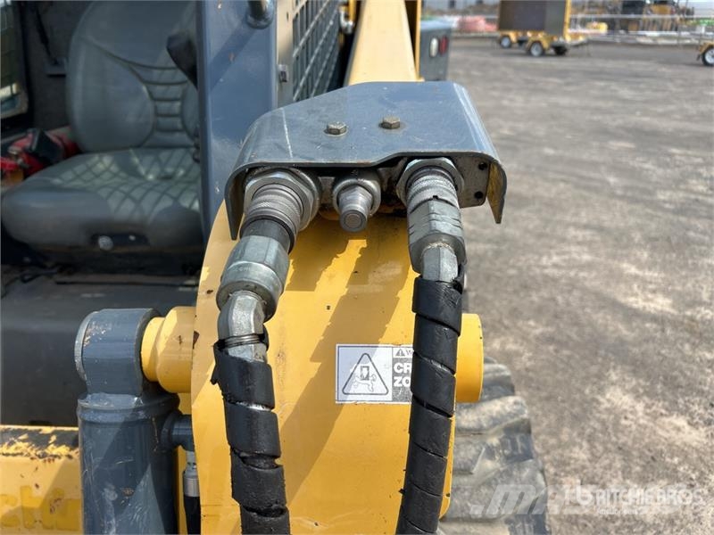 Gehl R165 Skid Steer Loader Skid steer loaders