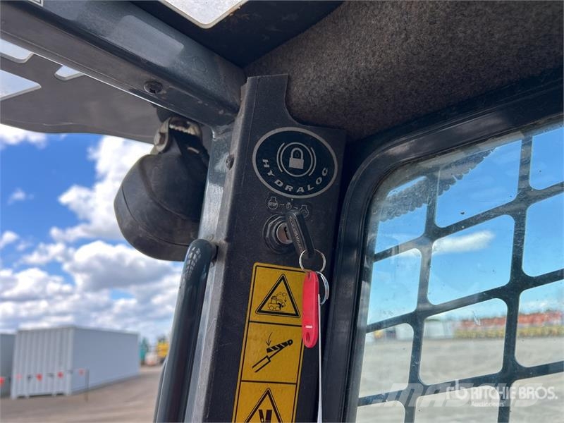 Gehl R165 Skid Steer Loader Skid steer loaders