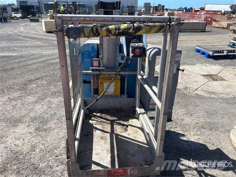 Genie 4x4 Electric Scissor Lift Scissor lifts